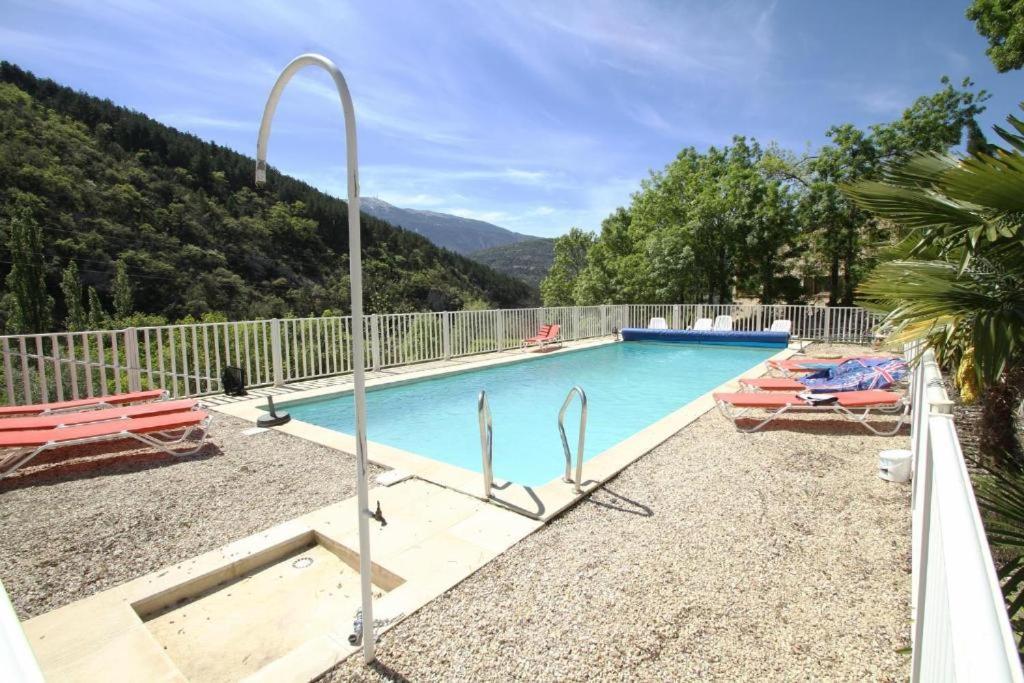 Les Chambres D'Hotes Du Mas Face Au Ventoux Plaisians ภายนอก รูปภาพ